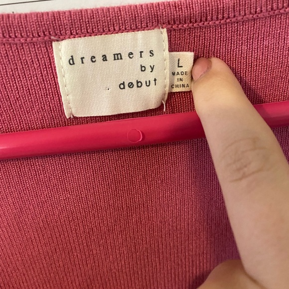 NWOT Pink square neck top with flutter sleeves - Picture 3 of 3